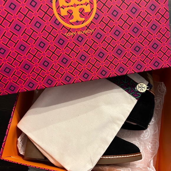 Tory Burch black suede Hilary heeled bootie - Picture 8 of 9